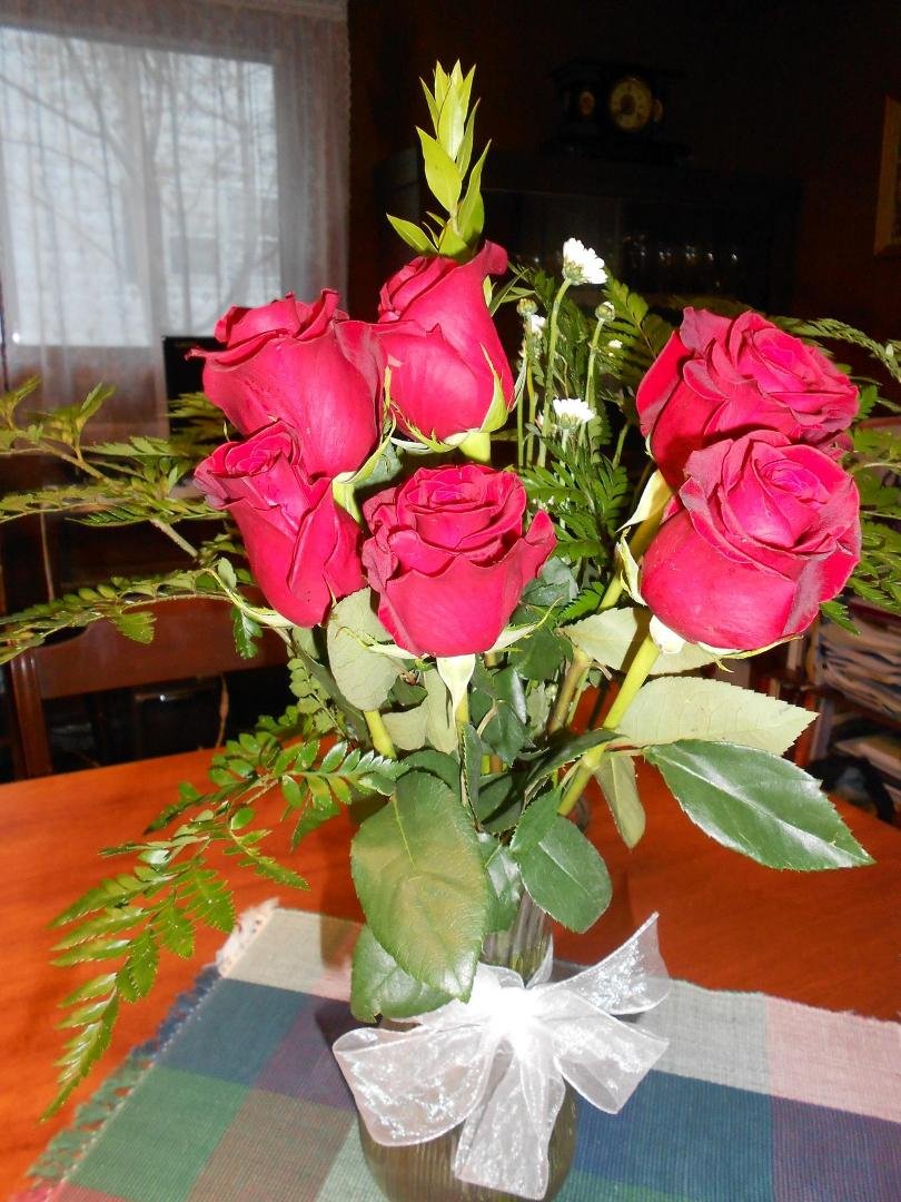 Yesterday Carl stopped in with this lovely bouquet of roses...He said they were: "Just Because." What a special husband he is!