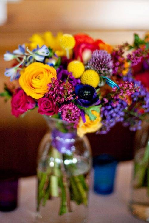 Friday bouquet for you! Have a happy day and a lovely and safe Labor Day weekend.