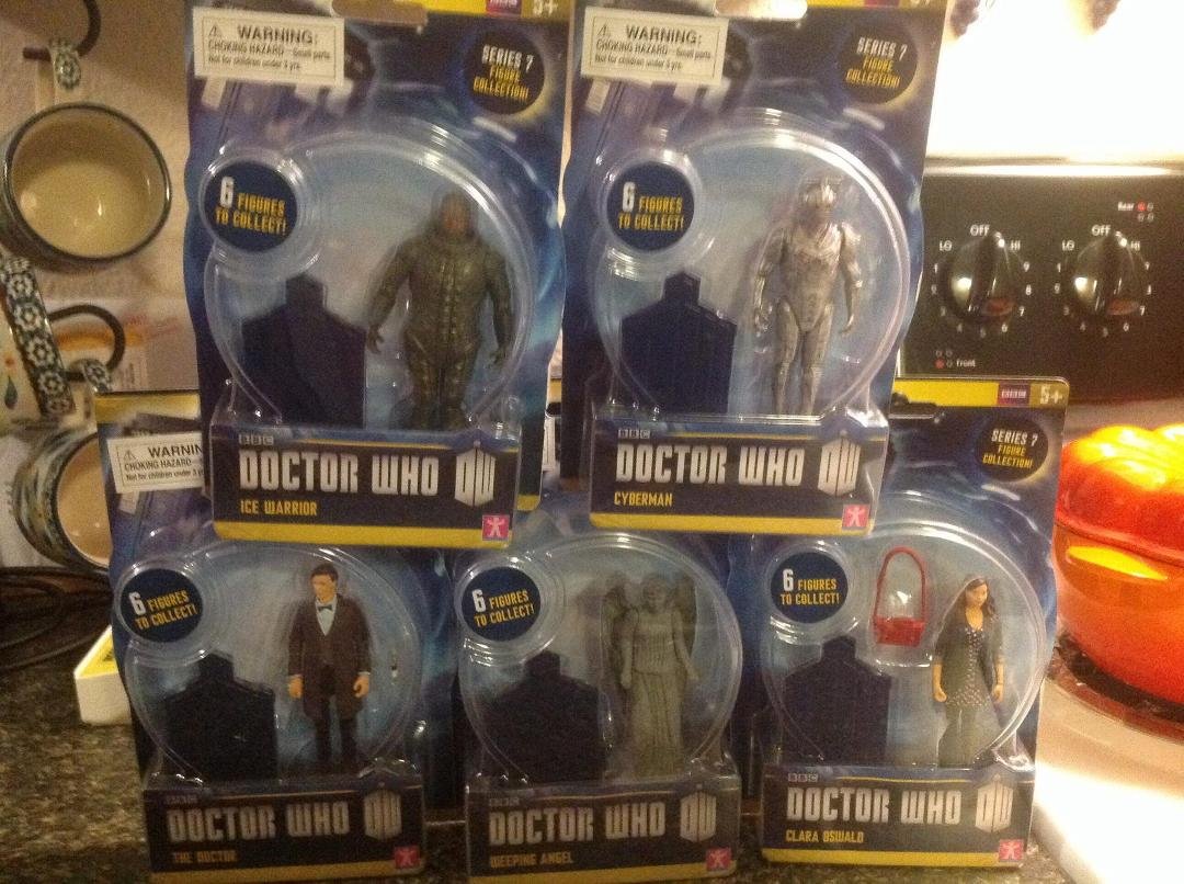 Bought some new toys today...would have got all 6 but they didn't have the dalek...grrr...