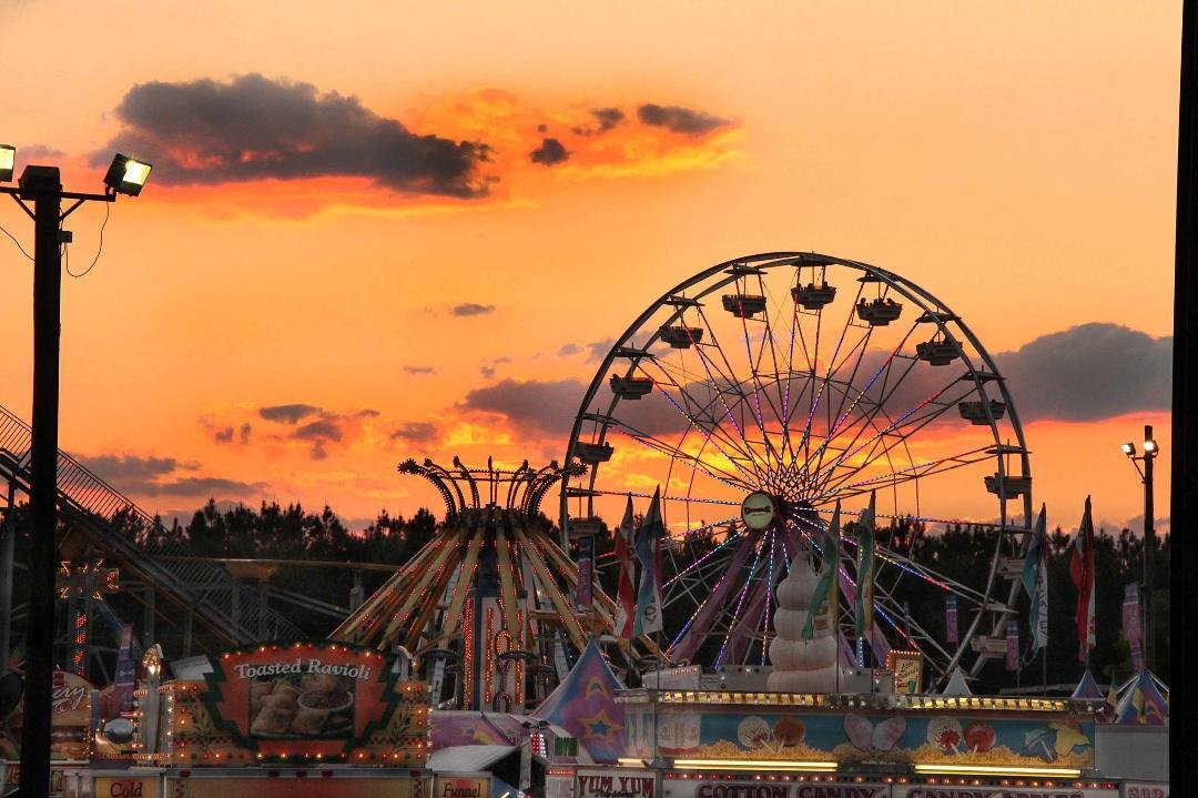 Yes ! This my phoTo... as seen on the cover page... Face Book " Clay County Fair "