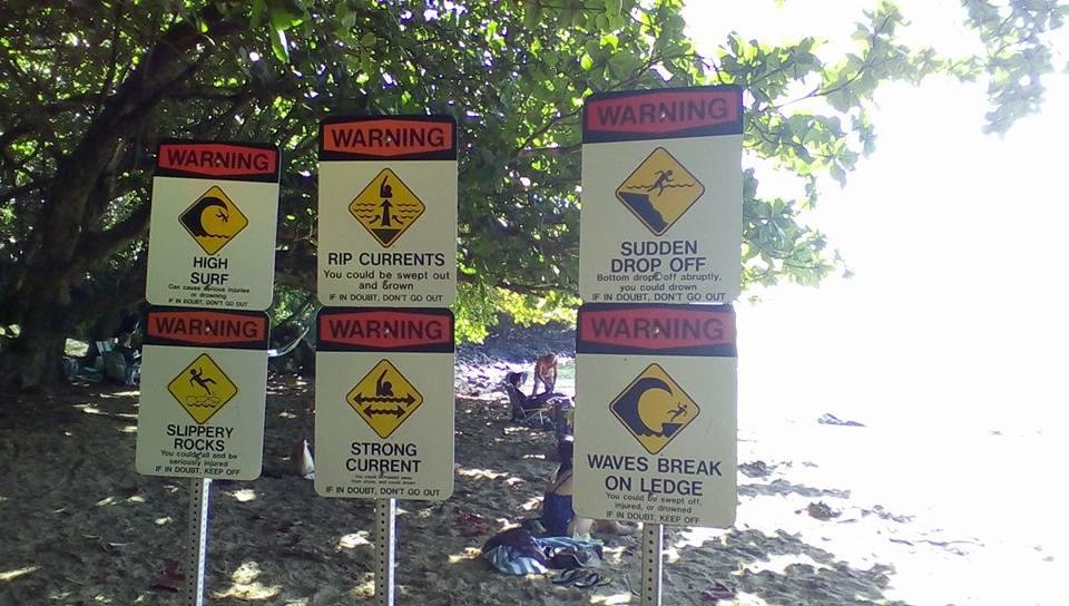 Warning Signs at Ke'e Beach.