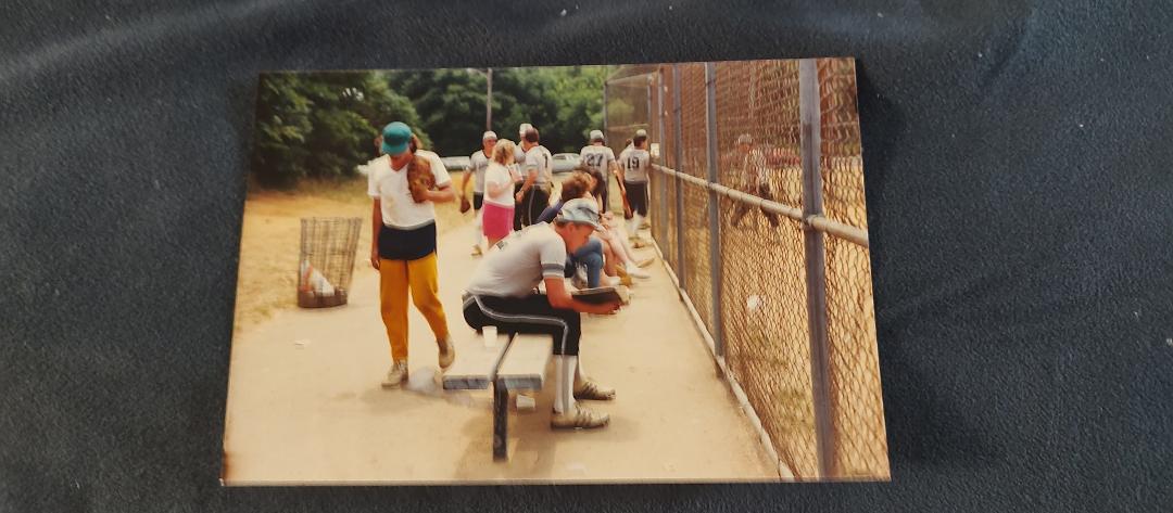 Who is that sharp dressed man in the yellow sweats.👍
