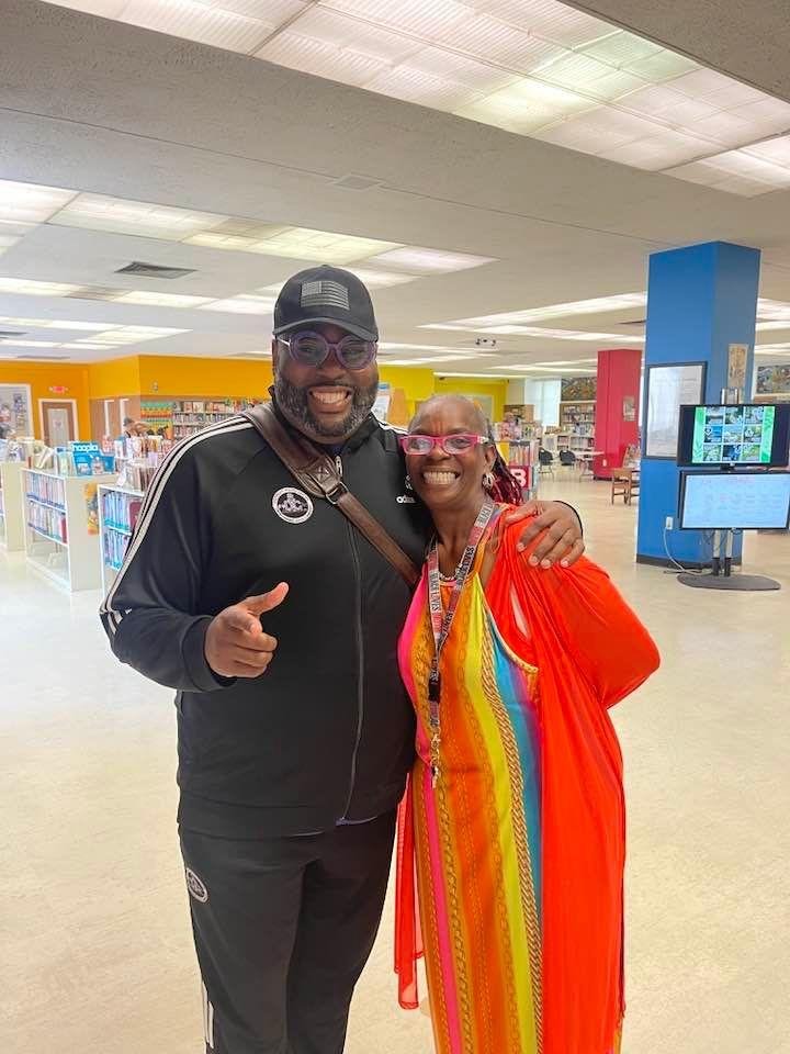 We had a celebrity visit Dpl today!
Awesome!!