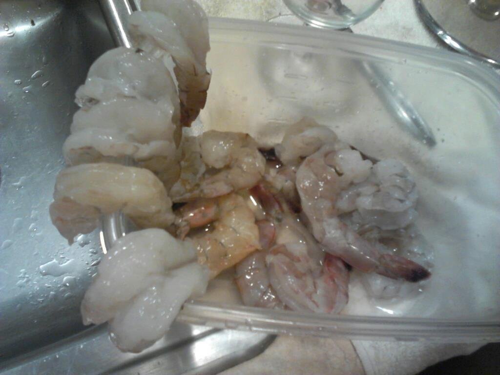 First clean the shrimp
