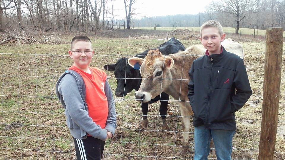 Just hanging out with moooooo friends!!!!😄