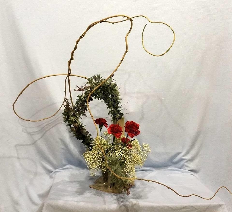 When sifting through 2020 Ikebana Class photos I found what looks to me - A Happy Valentine Day Arrangement. Enjoy!