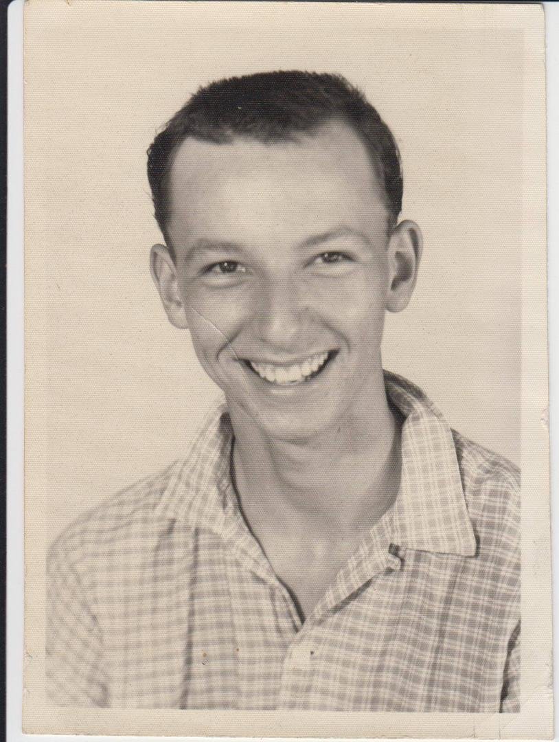 Good looking kid, no? Me at 15, just a FEW years ago...