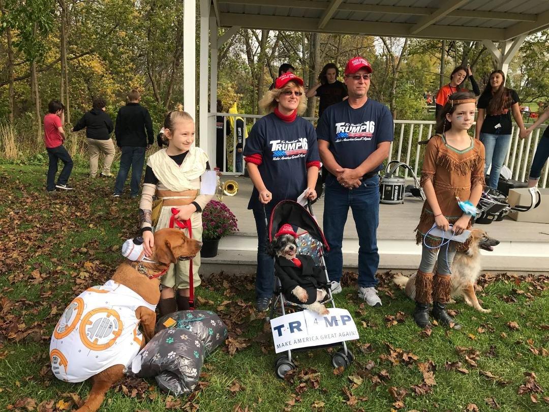 Emily's 2nd place Dog parade win.