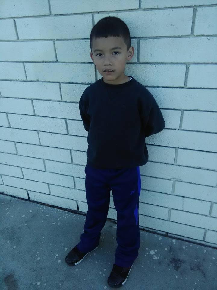 Mi nieto, Jayden Echeverria, de 6 años acabando de salir del programa escolar de la tarde.