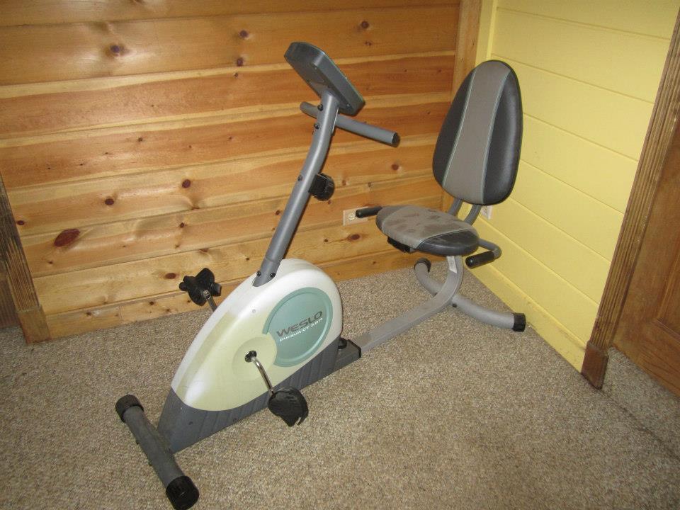never used, got this as a 20th anniversary gift from my empolyer, cost 179 new, asking 75 - excellent condition, make an off
