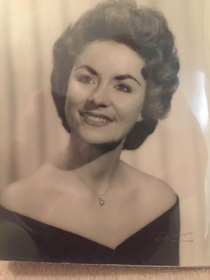Happy Mother’s Day to my beautiful mama!! I love you with all my heart!! ❤️🥰😘