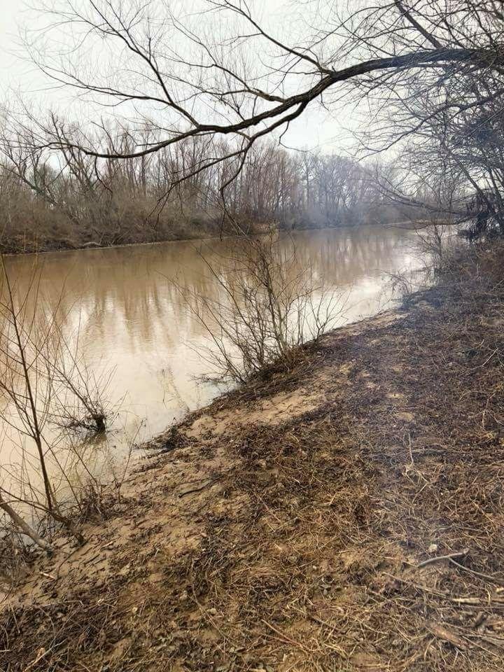 The backwoods I grew up in Sabine river I love it and miss it so much.