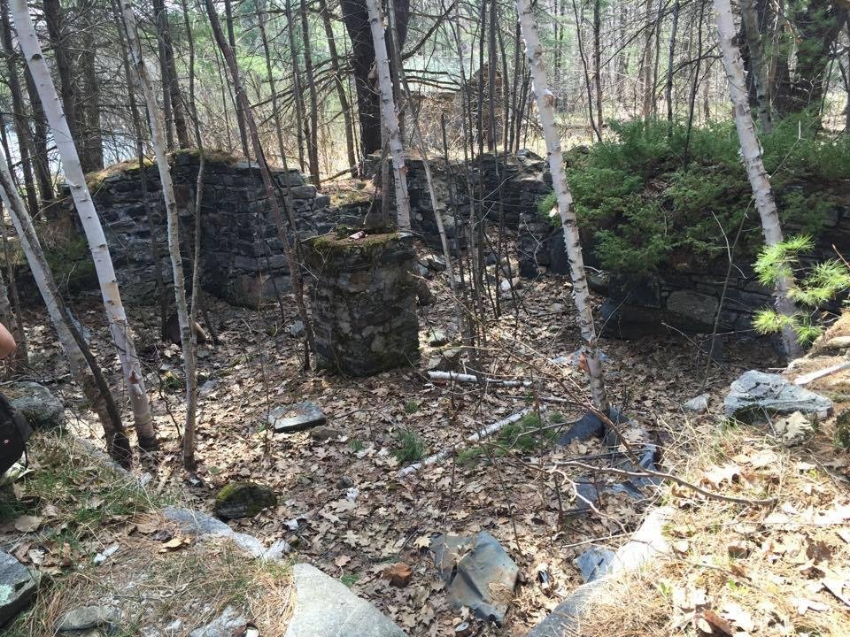 What's left of a old brick house on Hardy Lake.