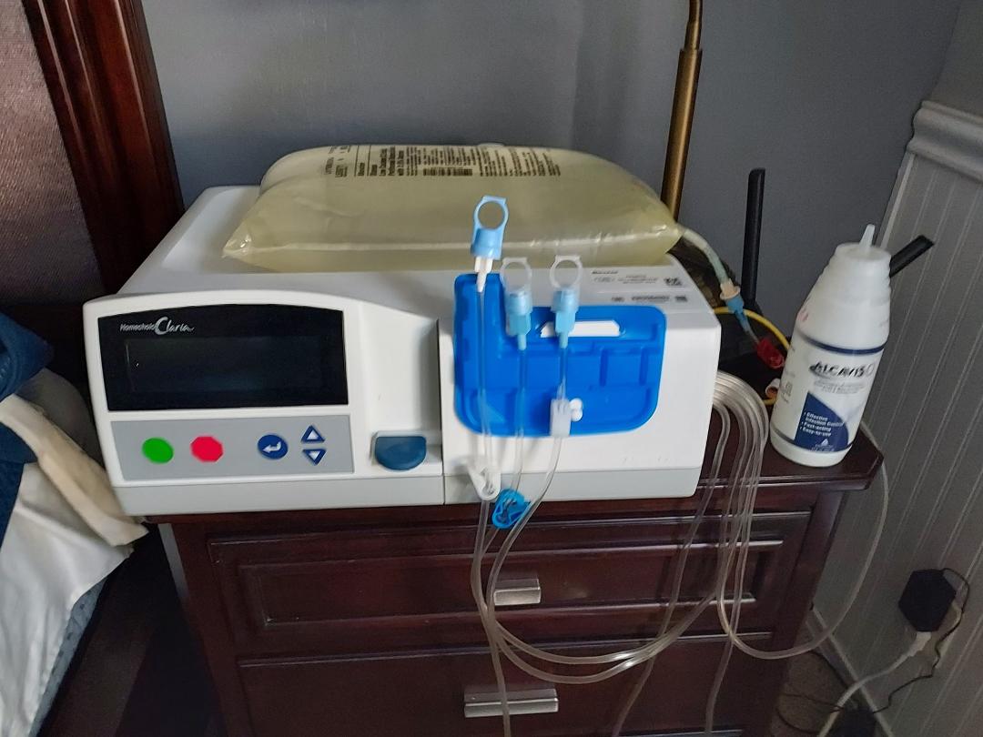 As I've talked about Jon's dialysis cycler I thought I'd post a picture
The bag on the top is 6 liters which goes into the abdomen and then is drained. Two liters at a time. He manages it himself.