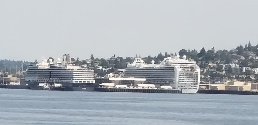 There's our ship!!!!😁
