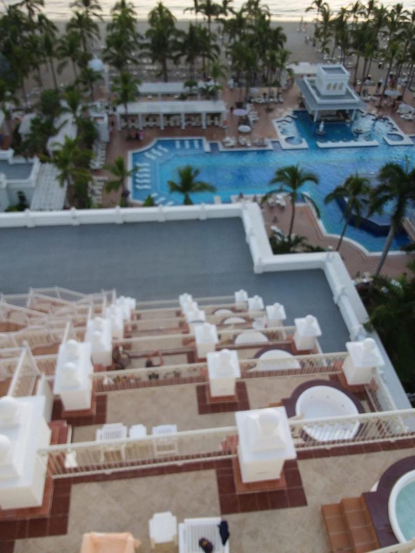 This view of pool will be different next year with reins but our RIU friends will still be the same, hope to see you next year