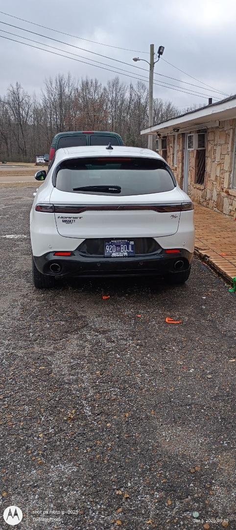 Dear Insurance Company: 
     My recent claim for road hazard, a tire that was punctured at a Memphis Shopping Plaza near the Grizzly Mart and "break-in detected" was handled well by Jesse Reyes and the Service Team at Goss