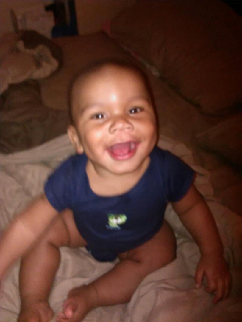 Stinka binka binka can wave and say bye bye! Smart 10 mo old!