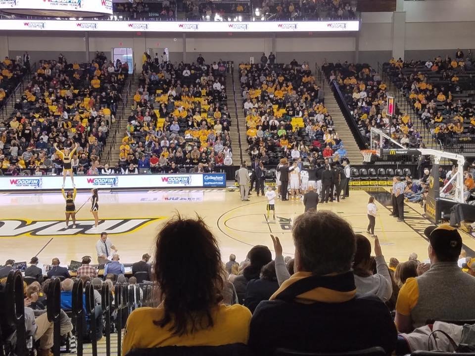 25 degrees, 6 1/2" on the ground and snow just pouring down from a dark sky, yet there were only a few hundred empty seats as VCU took out UMass.  Even a blizzard can't keep those crazy VCU fans away from the Siegel Center!