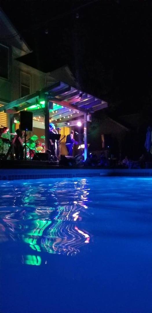 Rockin pool side