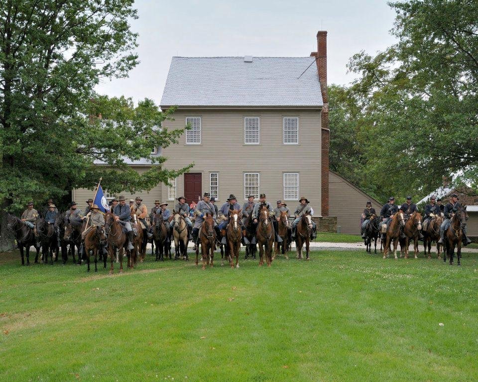 Rebels to the left - Federals to the Right - Larry missing, talking to Artillery