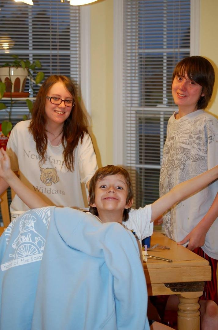 Kids dying Easter Eggs-4/19/14