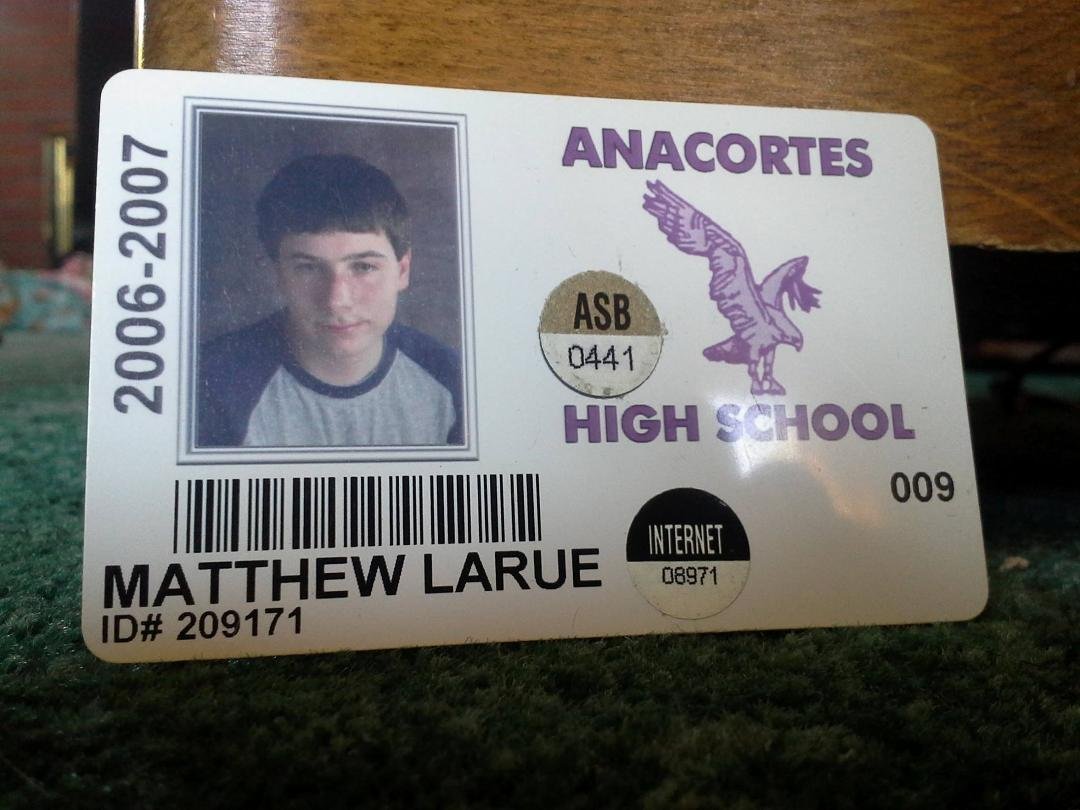I've been meaning to post this for awhile, but this is my ORIGINAL Freshman photo from 10 years ago(yes, it was later retaken) For those wondering WTF? on the photo, I was tired from getting up early to go to registration