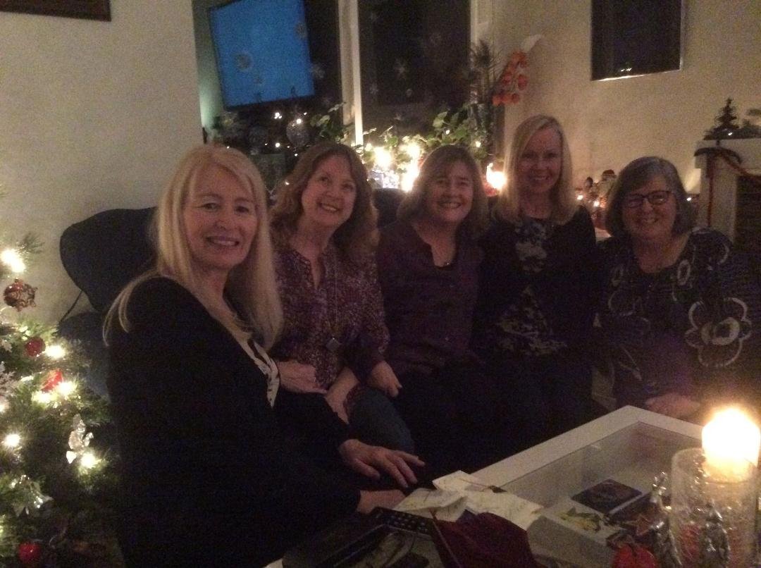 Open house tonight at neighbor Liz Conway's.  Great way to end 2016.  Now will watch the ball drop and am ready to welcome 2017.