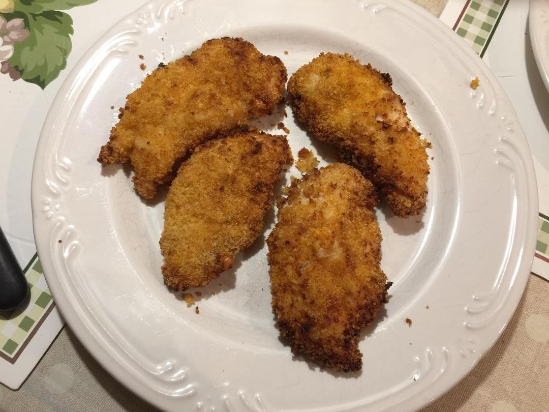 Out of shear boredom I ordered an Air Fryer from Amazon.  I ordered the one with 26,000 reviews thinking this thing must be pretty good. I got it about a month ago but was kinda afraid to use it thinking I might blow the ho