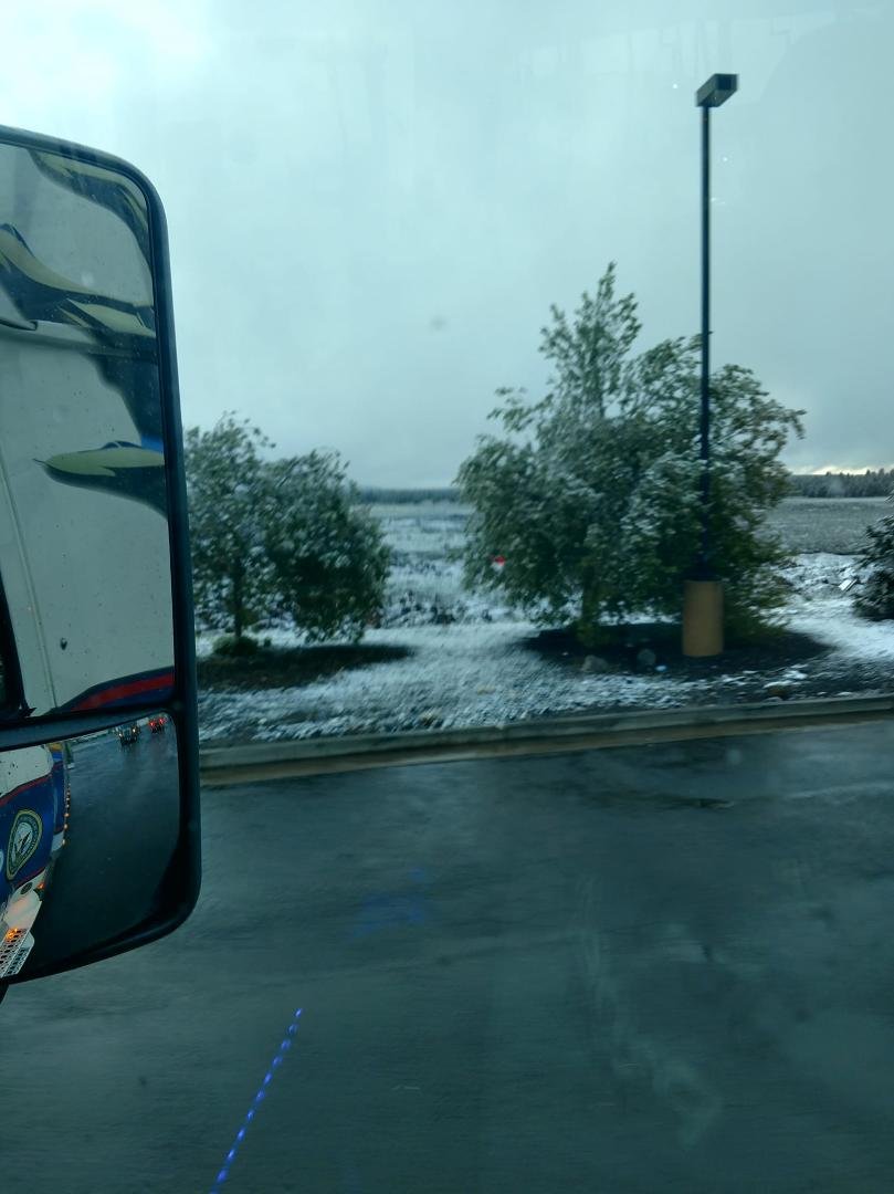 A few minutes ago it was 35 degrees and snowing like crazy in Bellemont, AZ