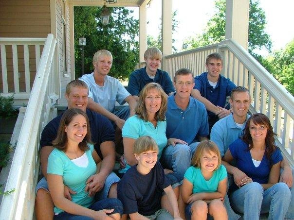 Summer of 08 at Logan, UT for Kevin's wedding
1st row: Jess, Sam, Emily, Brooke
2nd row: Alan, Colleen, Kevin, Kevin
3rd row: Ben, Jacob, Nelson