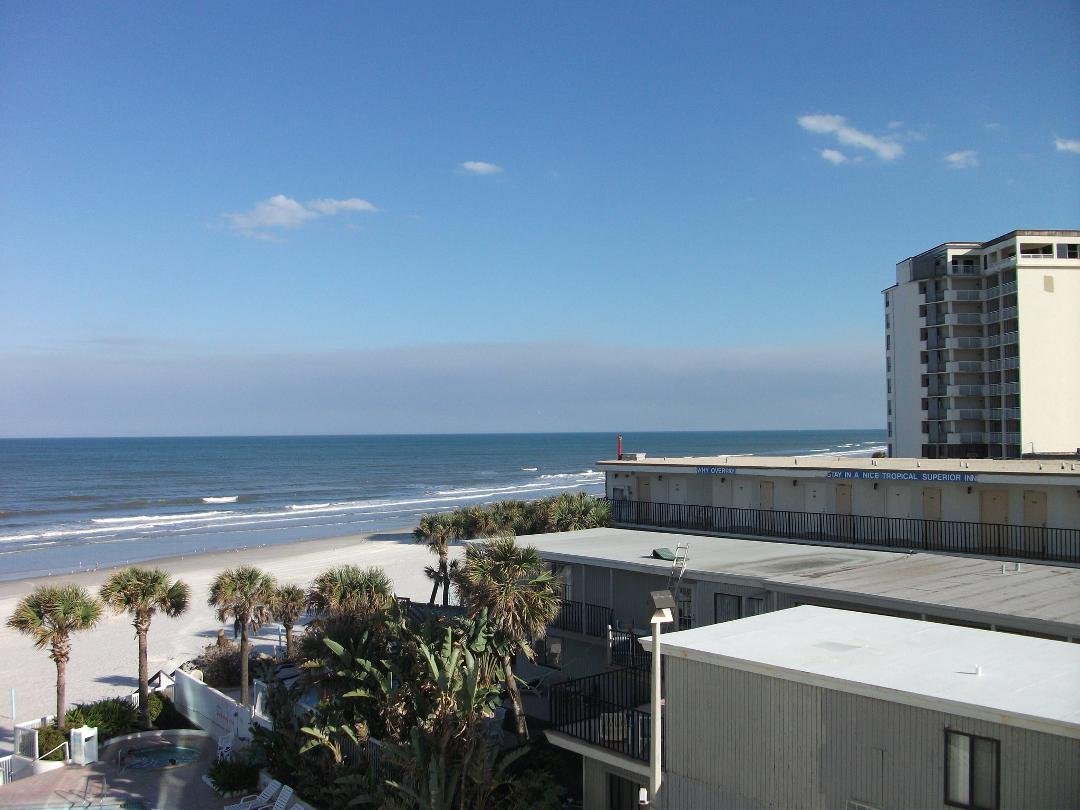 Some pictures of the smoke that drifted over Daytona Beach from the brush fires 80 miles away.