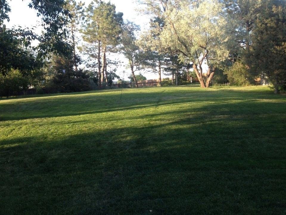 Front & back yards done & done!!!
Tomorrow we feed the grass & hope Mother Nature is willing to give them a nice drink!!
Dinner time:).