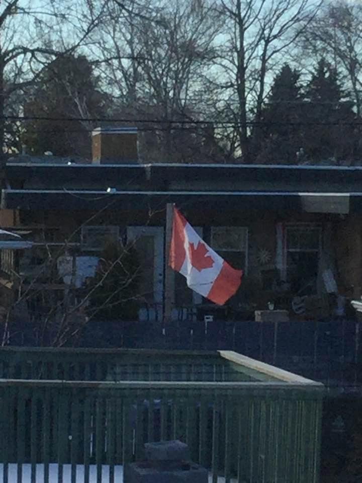Chinook windy and the flag waves on.