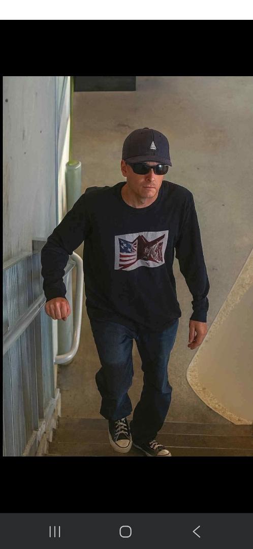 New photo of Charlie Kirk's murderer
 Please share. He may no longer be here in Utah so look everywhere