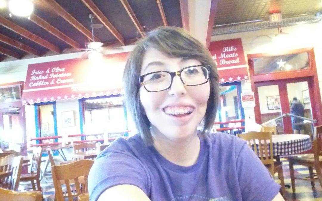 Ashlynn got a new hair do to go with her up and coming New face!