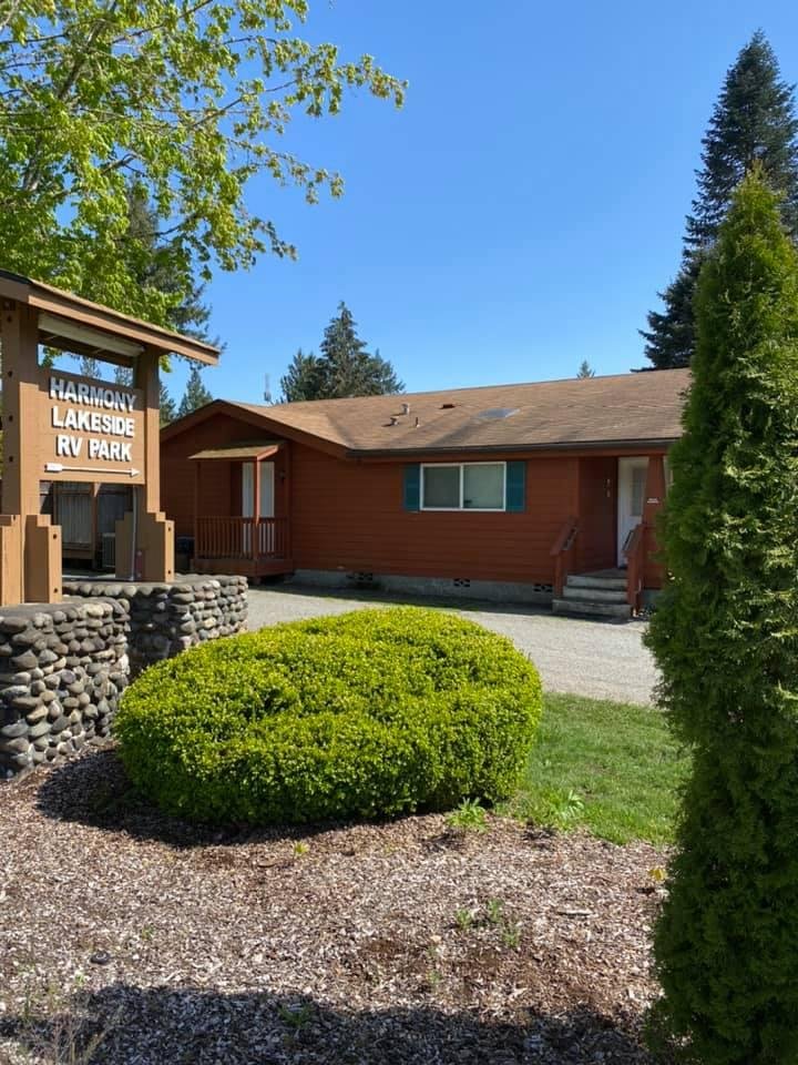 Day 3 of camping trip. Checked in at Harmony Lakeside RV park. We have a campsite overlooking the lake. Beautiful. Near Mossyrock, Washington. Making rib eyes on the grill for dinner