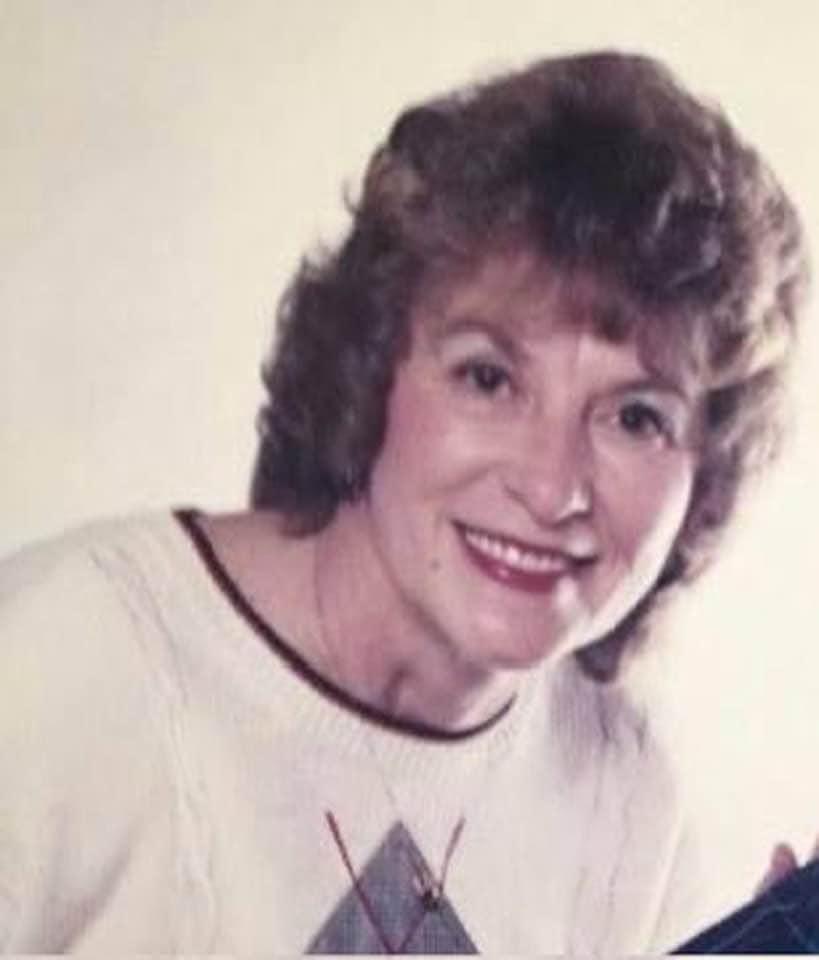 This is my mom 🥰😘🥰- I am asking people to post a picture of their mother whether she is here or not, to join the challenge of posting a photo of the woman that made you. Just one photo of your mother, not a collage or vi