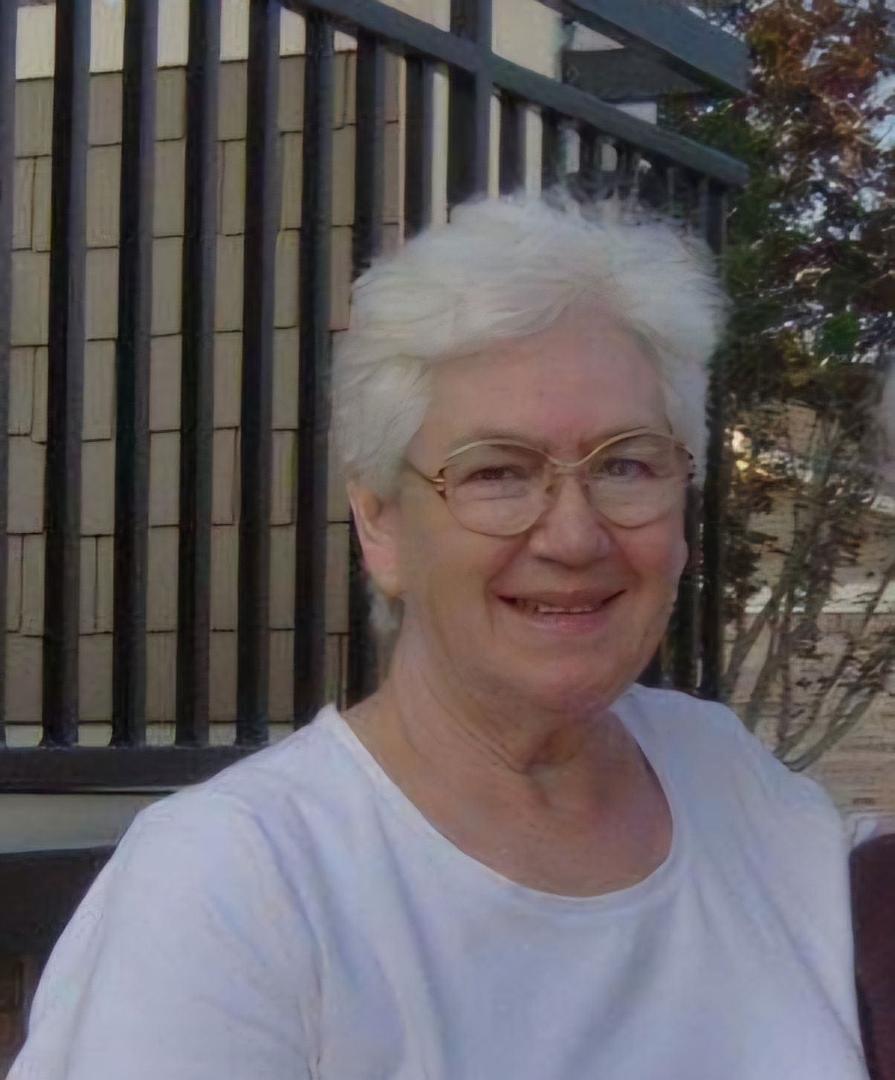 This is my ♥️Mom♥️. I’m asking that whoever loves their Mom , whether they’re here or not, to join the challenge of posting a photo of the woman that made you. Just one photo of your Mom, not a collage or video. The goal i