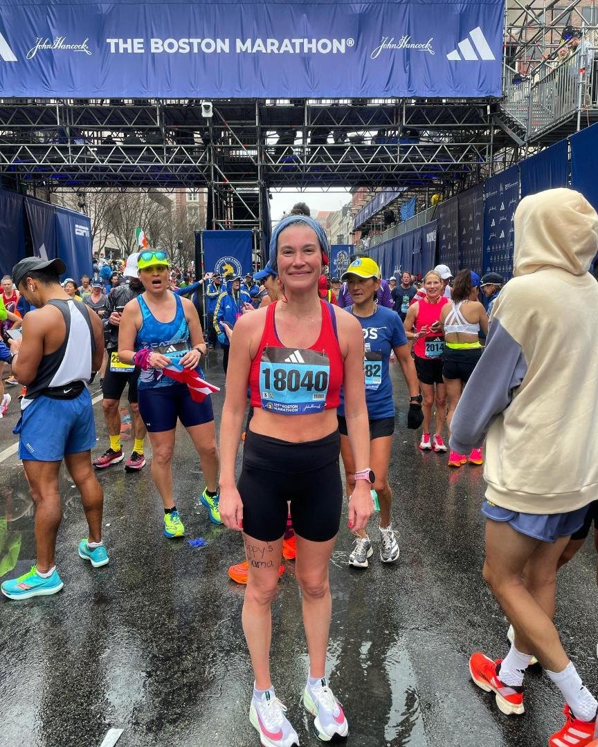 Congrats to my daughter, Kelly, who ran the Boston Marathon today in 3:47, first marathon since giving birth to her daughter, Poppy, in August. A milestone to celebrate‼️#soproud #bostonmarathon