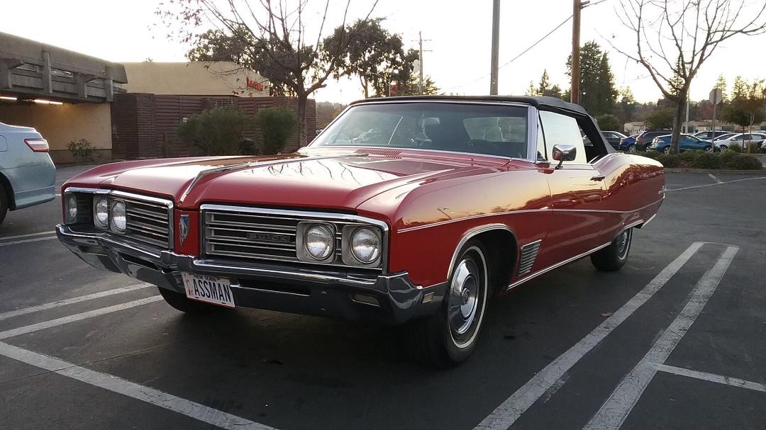 Keith Lynds' album, My Riviera meets another Buick convertible at Safeway