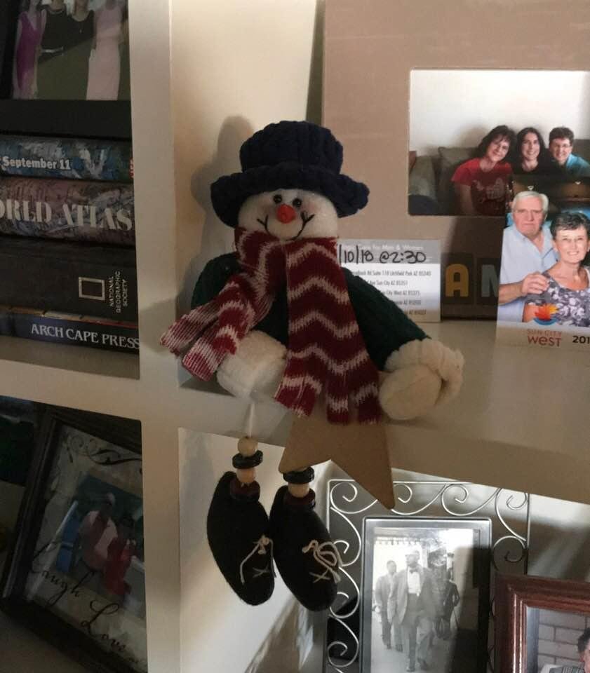 These ⛄️ are all over the 🏡