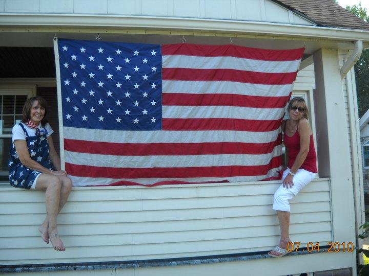 Some think July 4th is just a day off work to play but Pam shows her belief in the real reason. It was a wonderful afternoon at her house. Kim will be posting pics of the fun we had but I just had to get this one up today.
