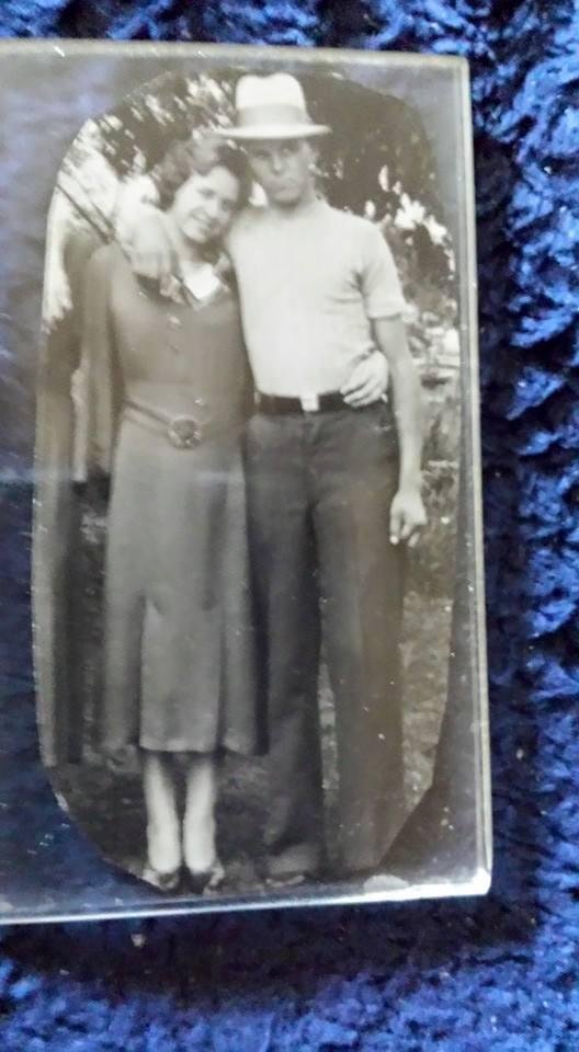 My Mom & Dad ......
Lorraine & Benjamin DeYoung