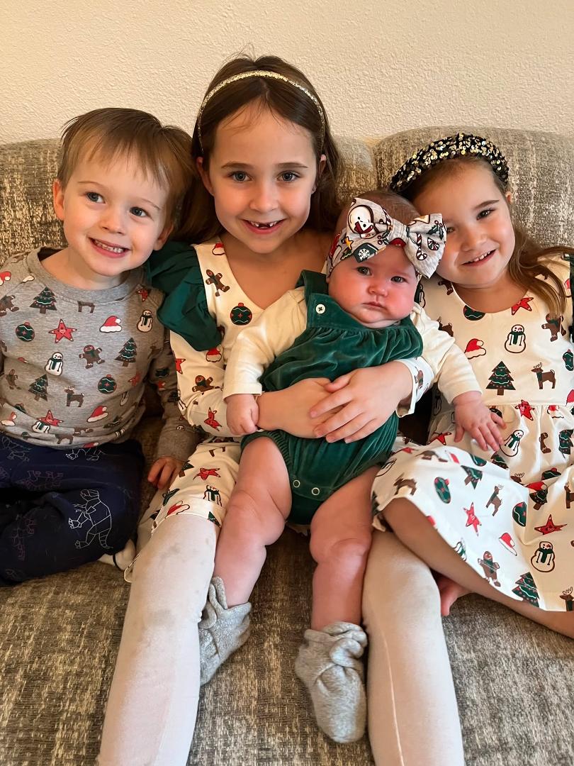 Happy holidays! I went to pick up one of the grandkids at preschool and one of her classmates ran up to me and said, "When I grow up, I want to be a grandma." I said you got it right even though he was a boy. Merry Christma