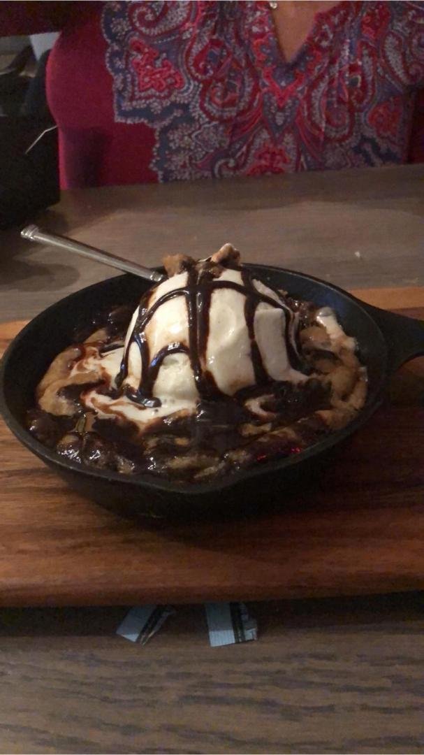 Arlene Greenwell-Jones and finally made it down for dinner at the clubhouse.
We enjoyed the dinner.
Finishing it off with this great dessert.
