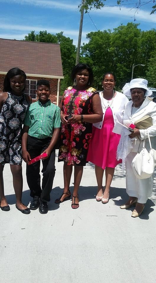 My mom sister,daughter and my grandchildren.