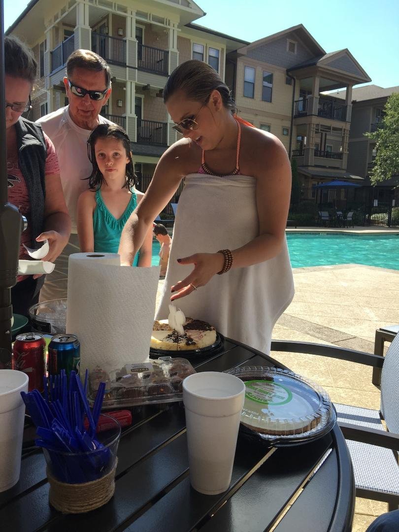 Jacey cutting cake
