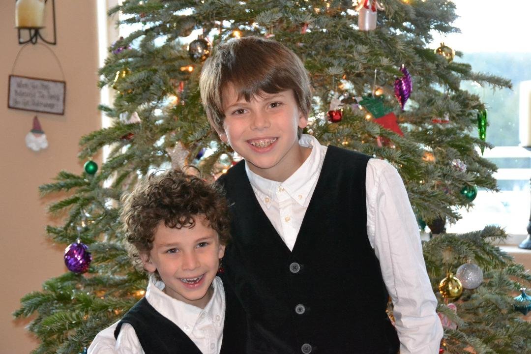 Ashton and Owen sans ties