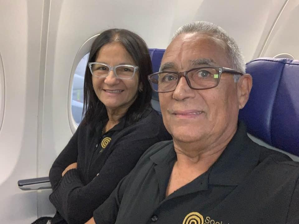 Ya montados, rumbo a Orlando, Florida Convención Rise 4Life.